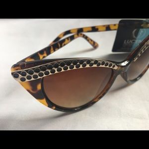 Lynette Women’s Ornamented Cat Eye Sunglasses